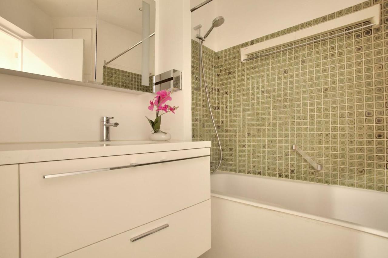 Luxurious 2 Bedrooms Tour Eiffel Breteuil Free Netflix Paris Exterior foto