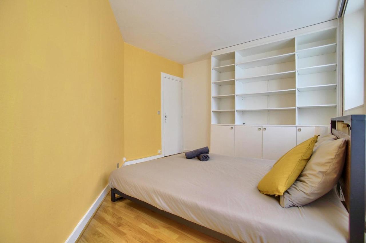 Luxurious 2 Bedrooms Tour Eiffel Breteuil Free Netflix Paris Exterior foto